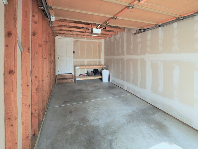 One car garage - 1233 Warrior Way