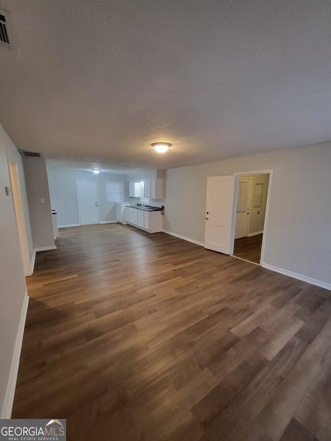 Building Photo - 1710 W Highland Ave