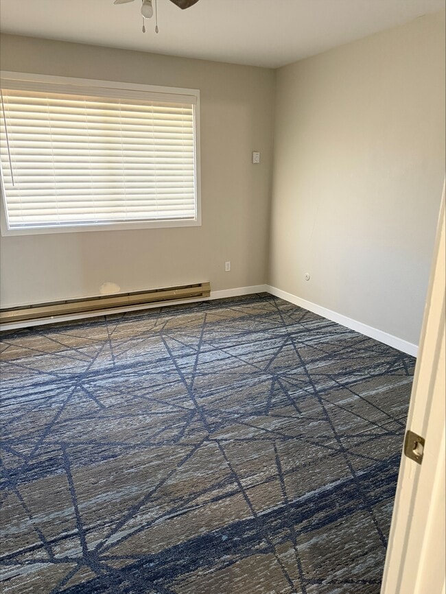 Building Photo - 1327B 9th W Ave