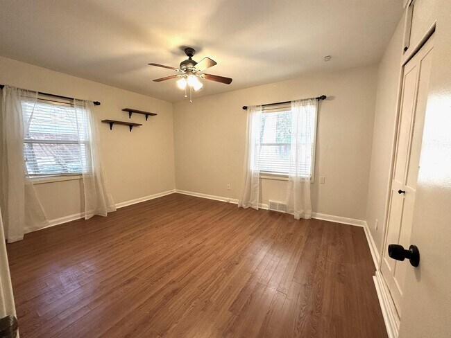 Building Photo - 5260 Brantford Ave