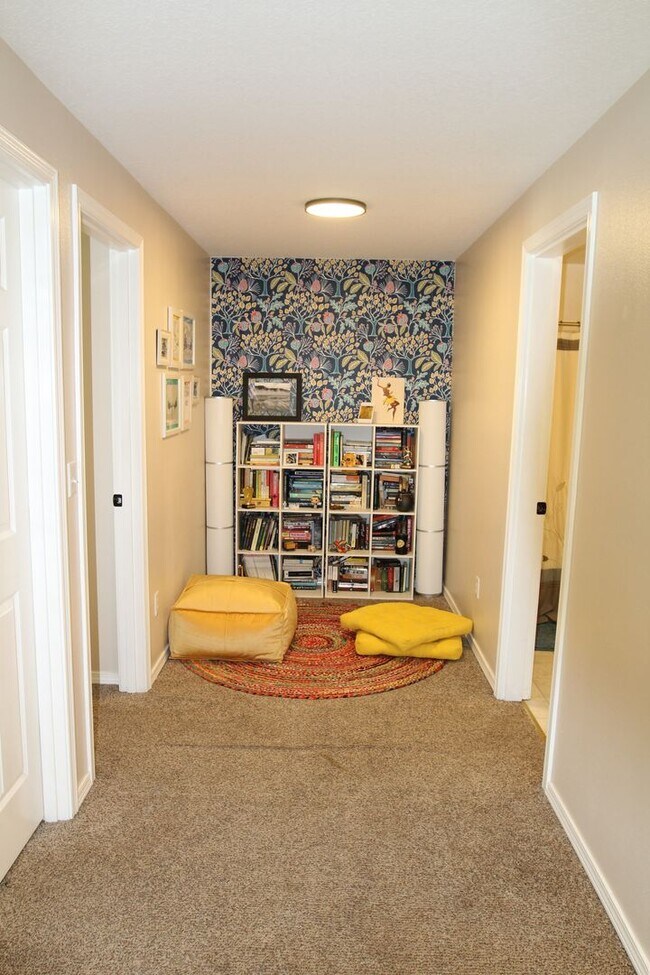 Building Photo - Updated Craftsman on Corner Lot in Aloha~ ...