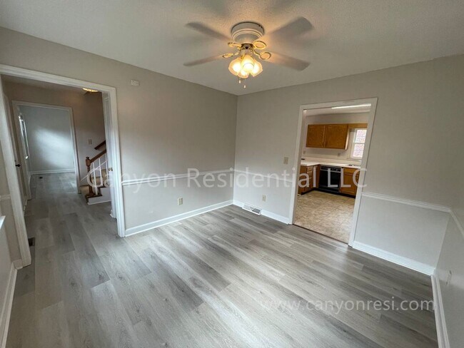 Building Photo - Beautiful 3b Room!Move in ready!