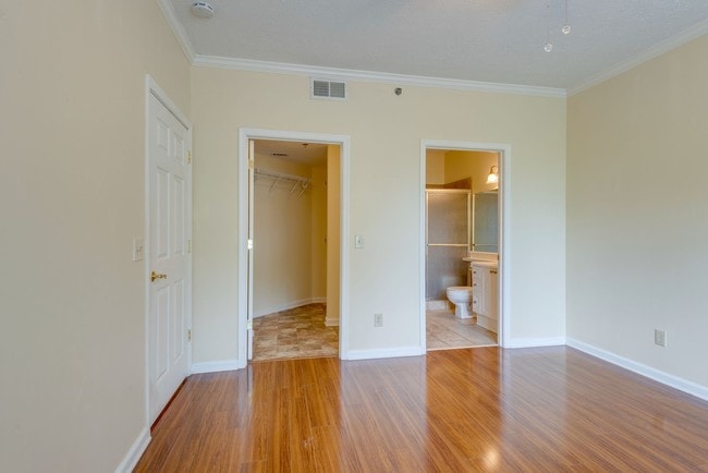 Building Photo - Condo in Hillmont of Green Hills