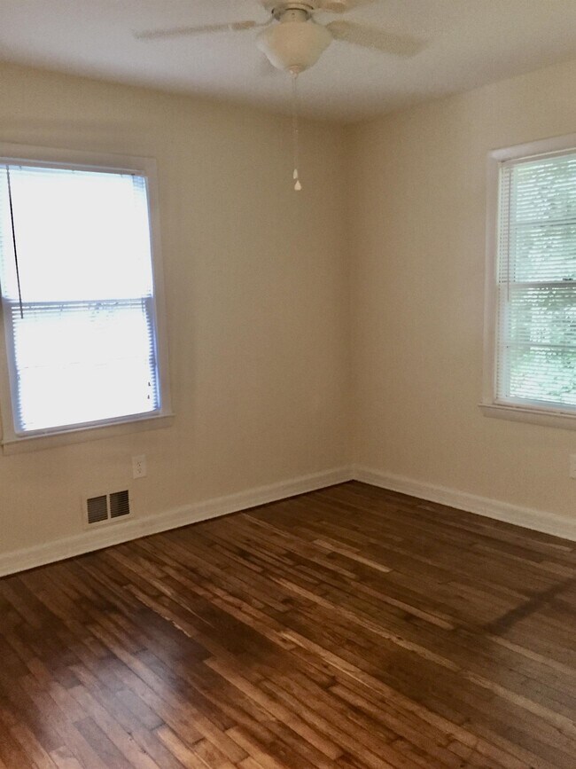 Building Photo - 593 Highland Ave