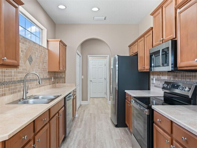 Building Photo - 3836 SW 33rd Terrace