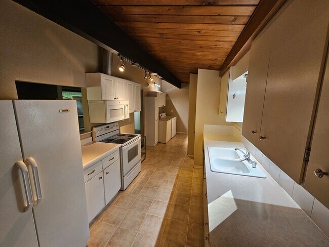 Building Photo - 8827 - Garland