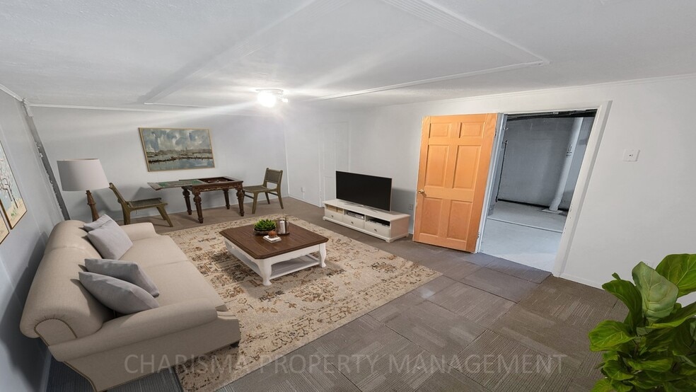 Building Photo - 700 S Hawthorne Ave