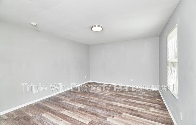 Building Photo - 1544 Rishon Hill Dr