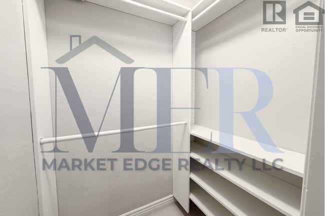 Building Photo - 5Bed/5Bath House at University Dr/Priest Dr! Move-In Ready on 05/07/2026! - 4 CAR CARPORT! NO HOA!