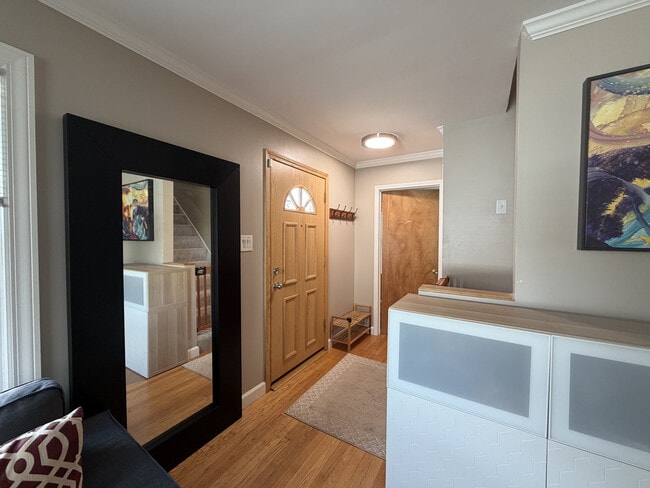 Building Photo - 5540 Fairview Ave