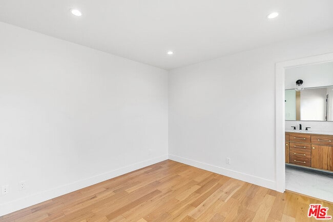 Building Photo - 3062 Field Ave