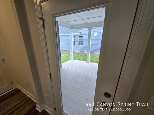 Building Photo - 441 Cyn Spg Trl