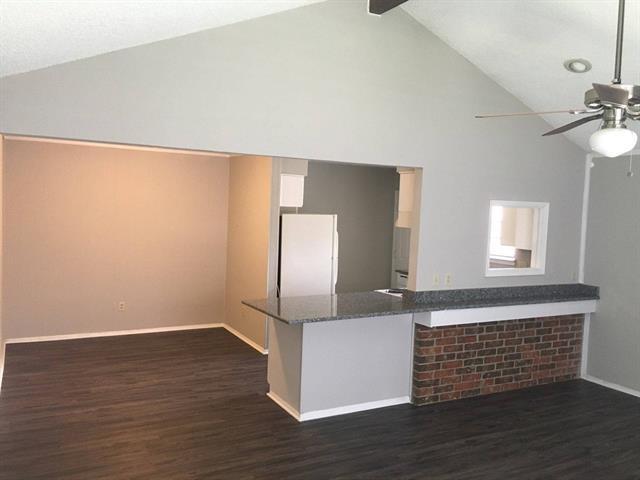 Building Photo - 605 Lost Springs Ct