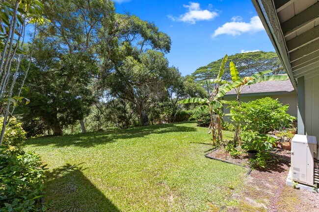 Building Photo - Pet Friendly Pearl City Townhouse with A/C
