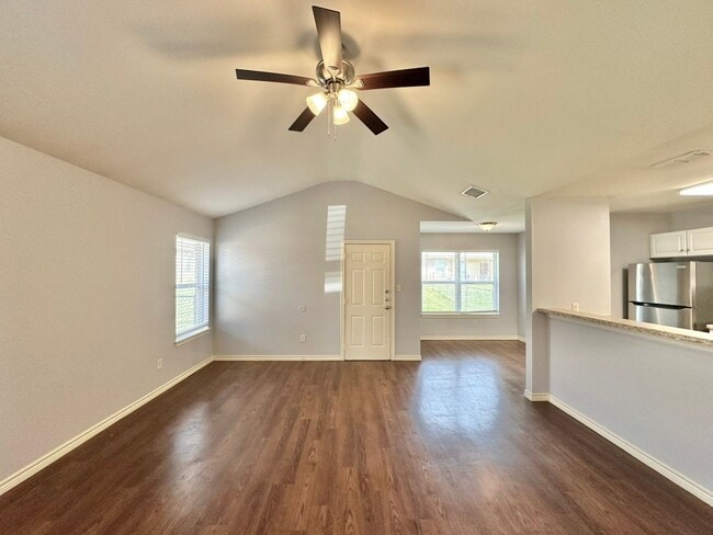 Building Photo - 2 Bedroom 2 Bath at Mansion Creek! Chapel Hill ISD!