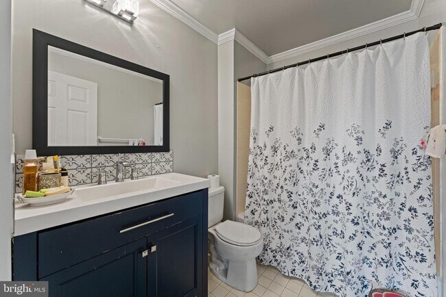 Building Photo - 8099 Lacy Dr