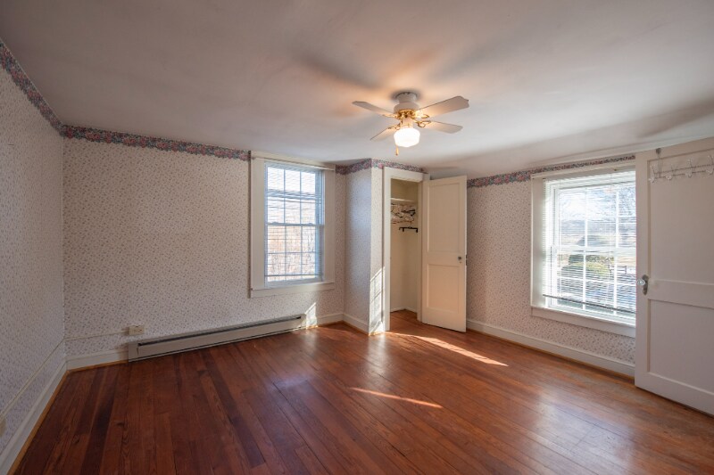 Building Photo - 209 W 1st St