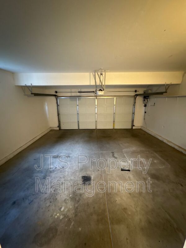 Building Photo - 9542 Windrose Ln