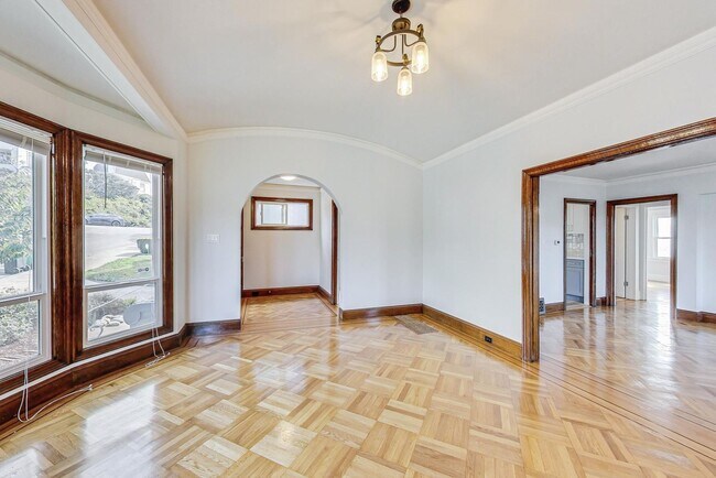 Building Photo - Introducing the Perfect Blend of Elegance and Comfort in San Francisco's Westwood Highlands!
