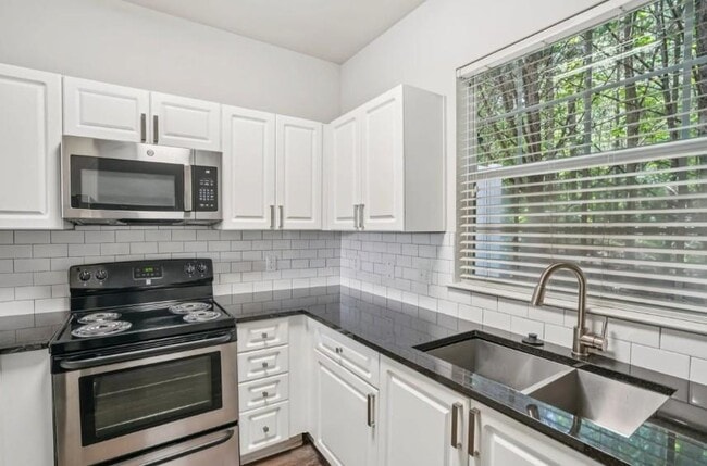 Building Photo - 405 Philip Blvd