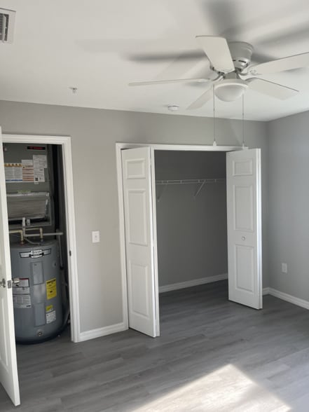 Building Photo - 1935 Ave O SW