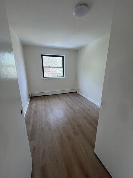 Building Photo - 929 Gates Ave