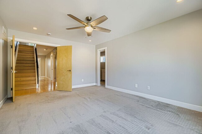 Building Photo - Beautiful, Modern 3 Bed/ 4 bath Home in Curtis Park! FIRST MONTHS RENT FREE!