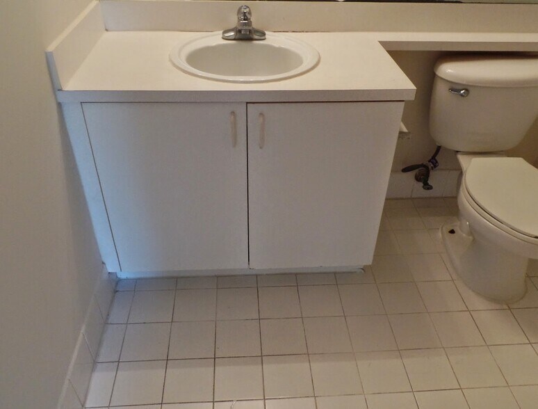 Building Photo - 3844 Lyons Rd