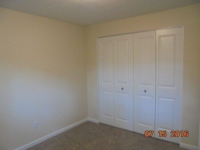 Building Photo - 221 NE Oregon St