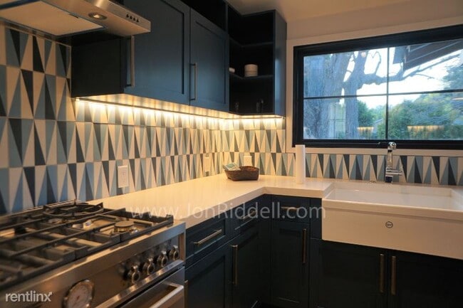 Building Photo - 4 br, 3 bath House - 428 S Padre Juan Ave