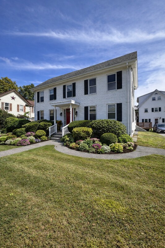 Building Photo - 131 Main St