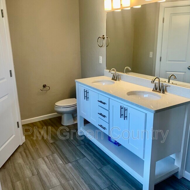 Building Photo - 21025 E 40th Pl S