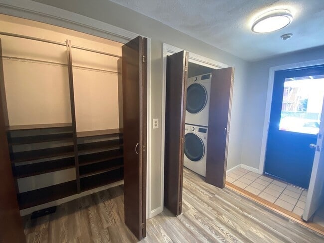 Building Photo - 265 C St