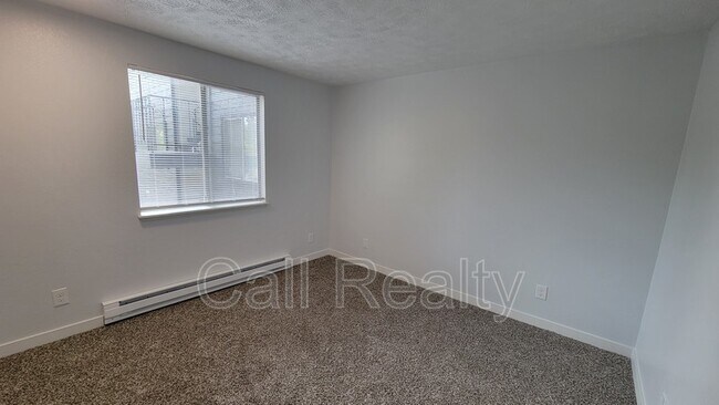 Building Photo - 2815 E 27th Ave