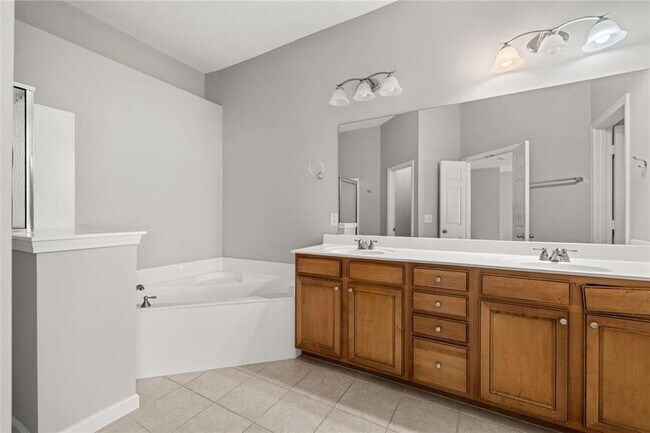Building Photo - 3642 Gambrell Ln