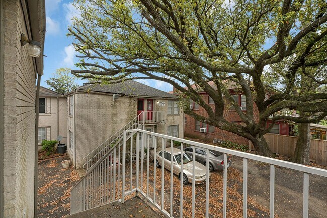 Building Photo - Perfect 2 Bed 1 Bath Home in Houston's Vibrant Hub!