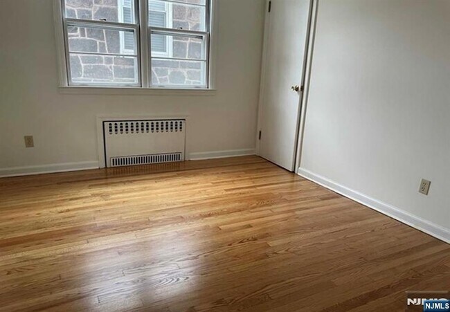 Building Photo - 602 Studio Rd