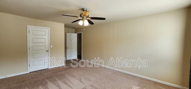 Building Photo - 525 Twelve Oaks Dr