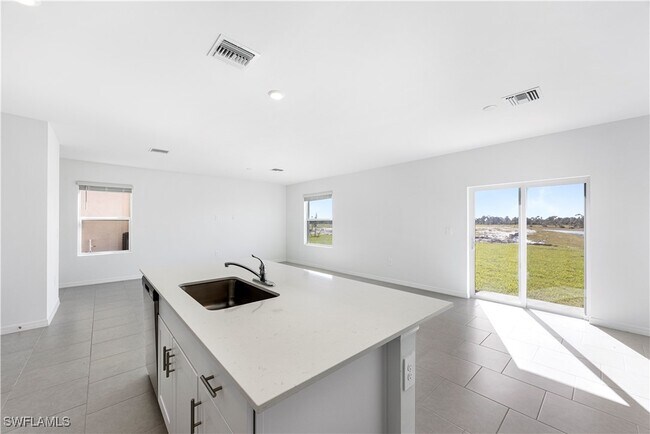 Building Photo - 19558 Fairhill Ct