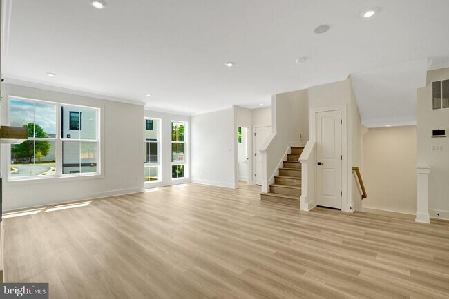 Building Photo - 9418 Dandelion Dr