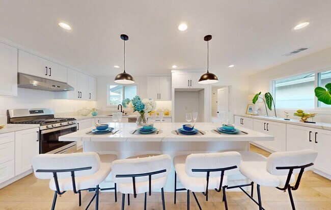 Building Photo - Single House Fountain Valley