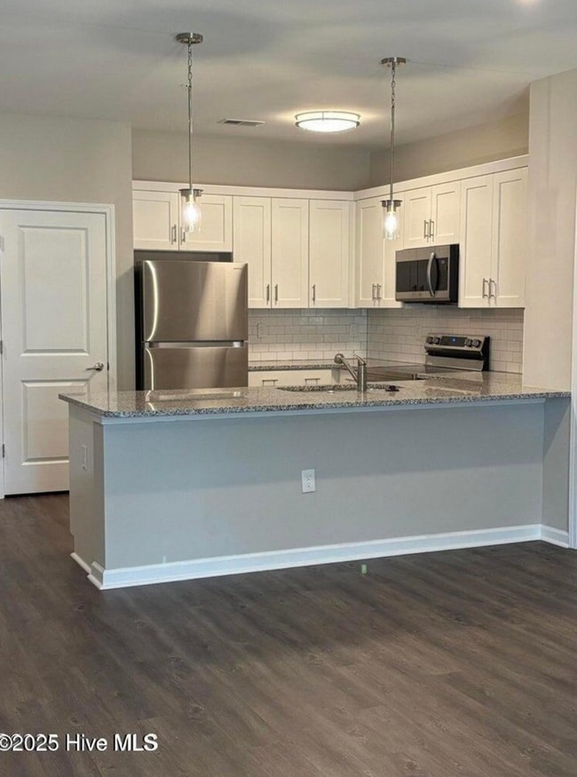 Building Photo - 5630 Lucas Ct