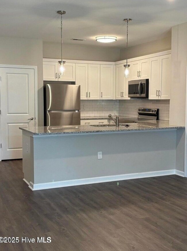 Building Photo - Special Offer! Submit your application before August 31, while supplies last for a rental rate of...