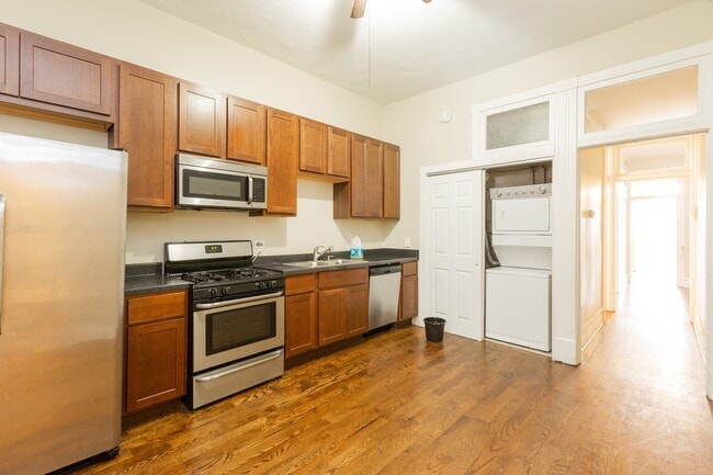 Building Photo - 2445 W Harrison St