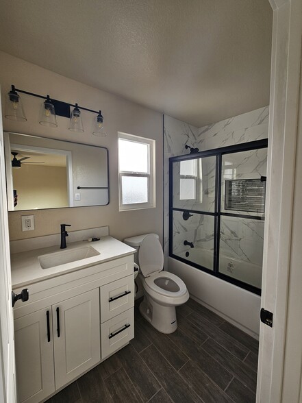 Building Photo - 4310 W 159th St