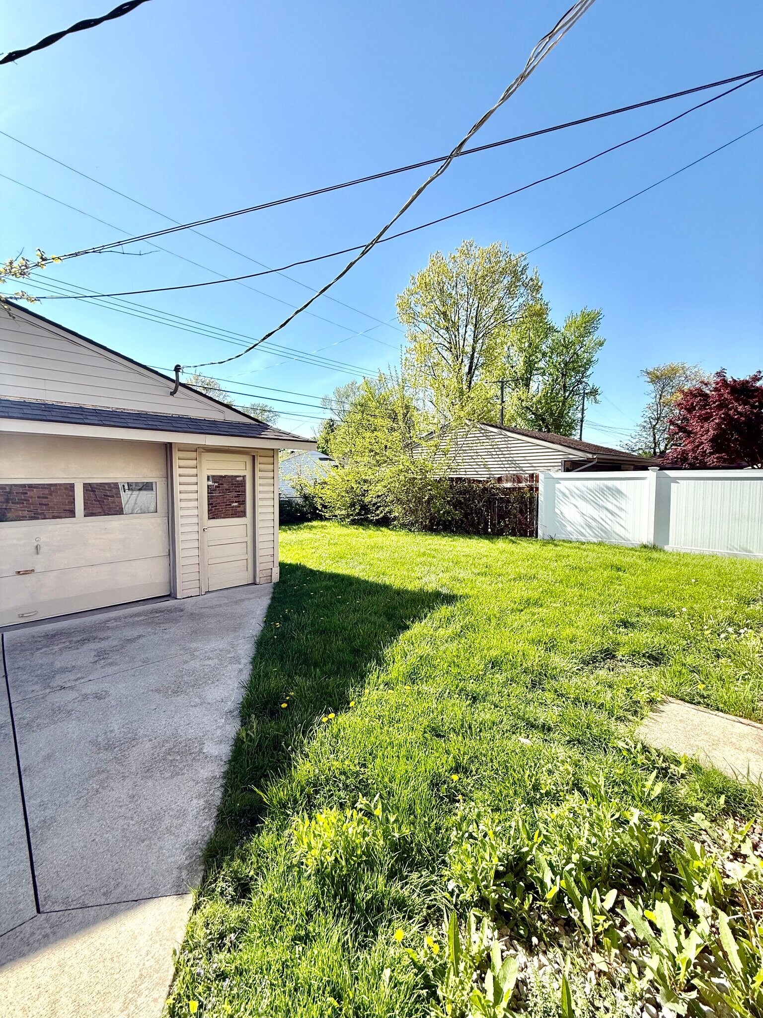 Building Photo - 18552 Hamann St