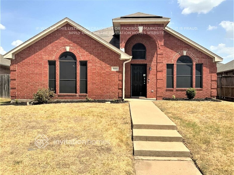 Primary Photo - 7000 Club Creek Dr