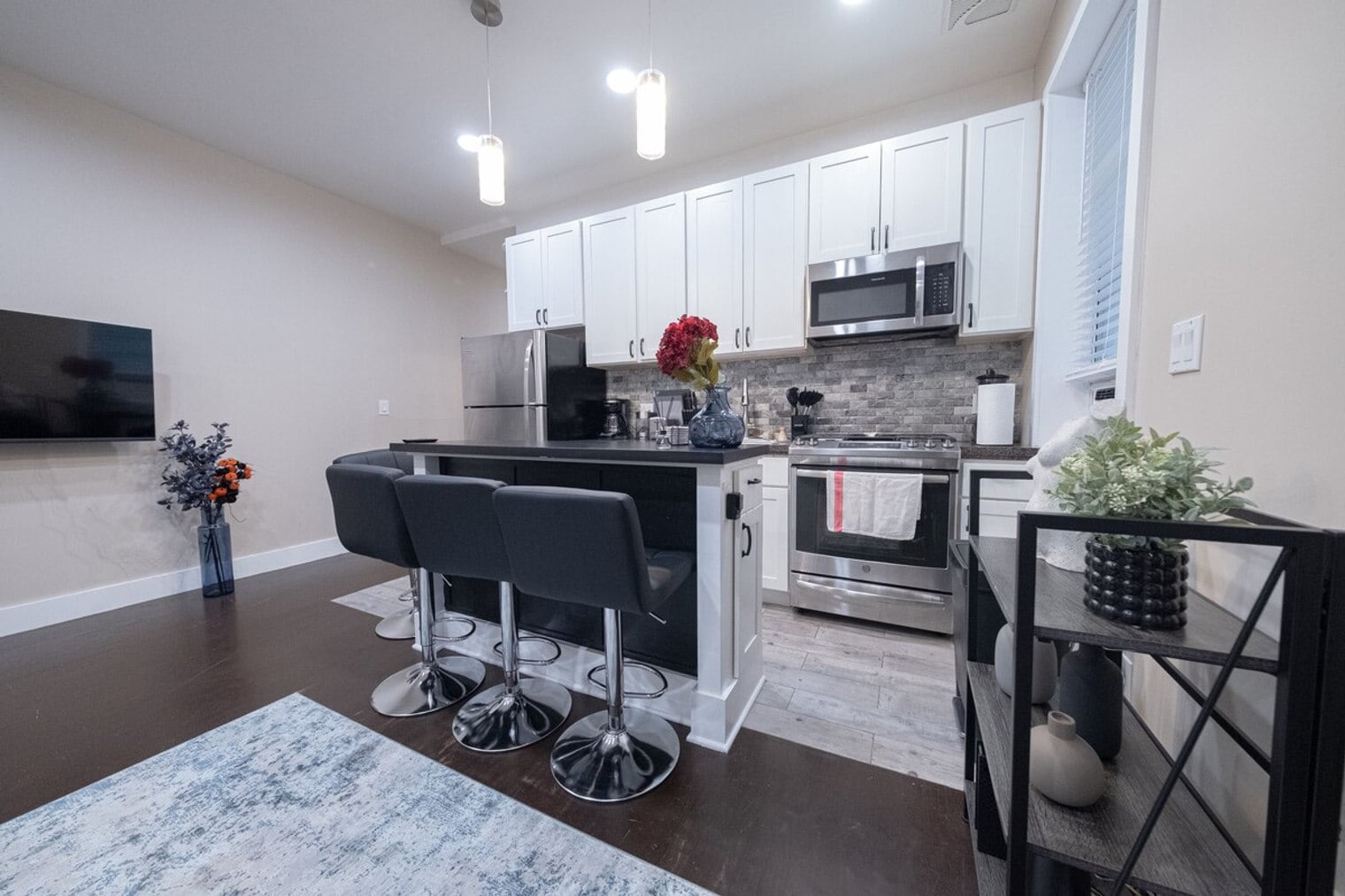 Building Photo - 245 W 113th St