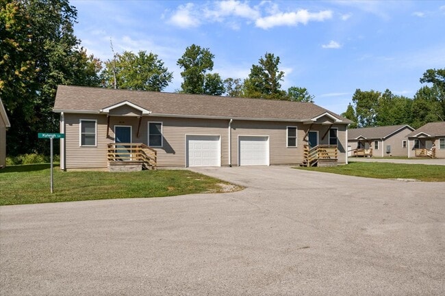 Building Photo - Seelyville Terrace