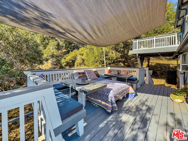 Building Photo - 22012 Topanga School Rd